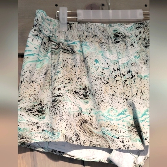 Calia Run Collection Mid Rise Infinity Shorts - Picture 3 of 7